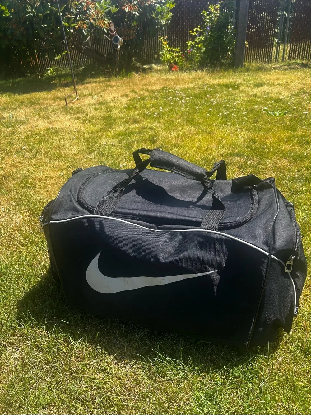 Nike Black Duffle Bag Men's Gym Travel Bag Size 23”x13”x10”